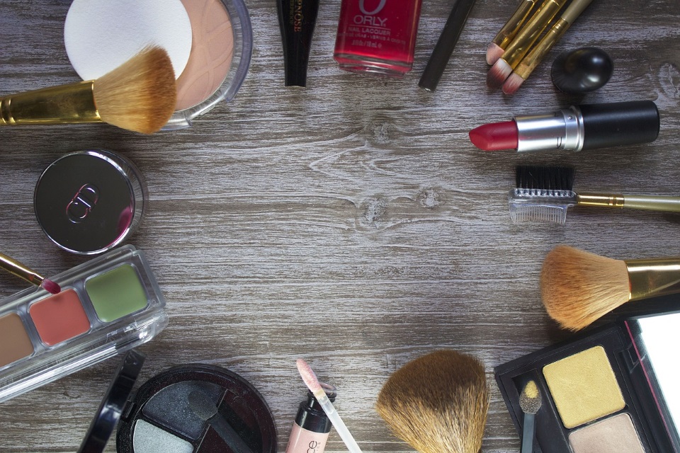 gadżety kosmetyczne do makijażu i pielęgnacji